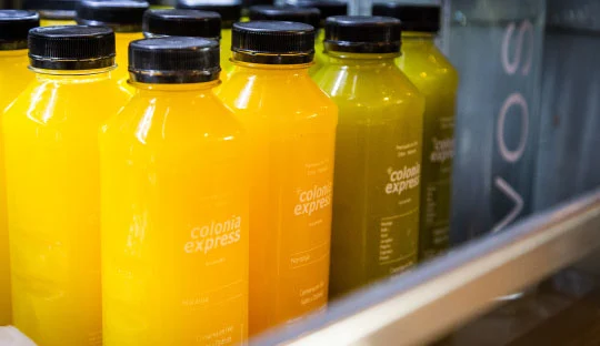 Jugos naturales que se pueden comprar dentro del Super Ferry de Colonia Express
