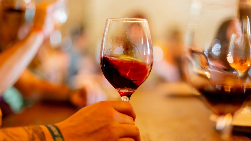 Copa de vino parte del la experiencia del Wine Experience de Finca del Sacramento