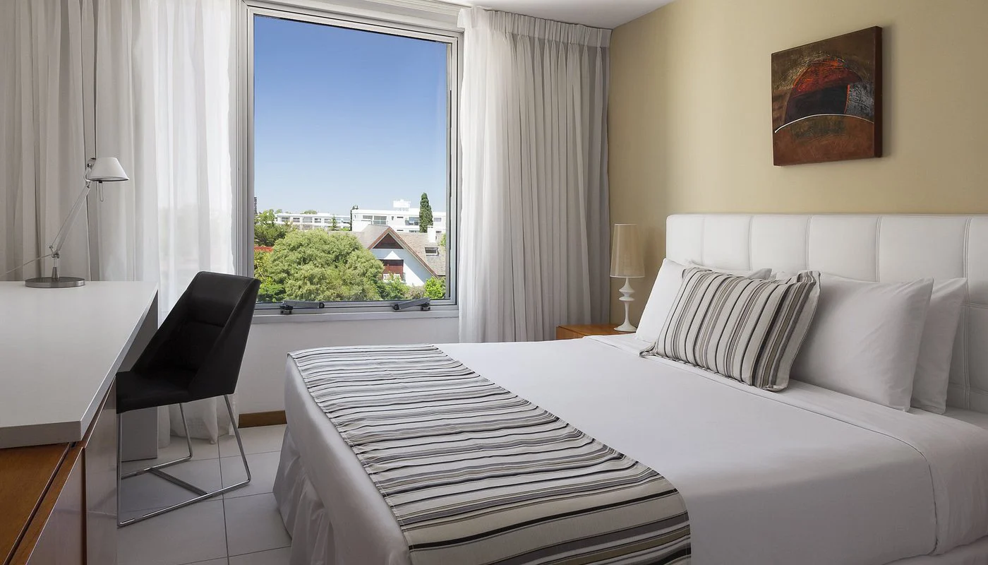 Real Colonia Hotel & Suites