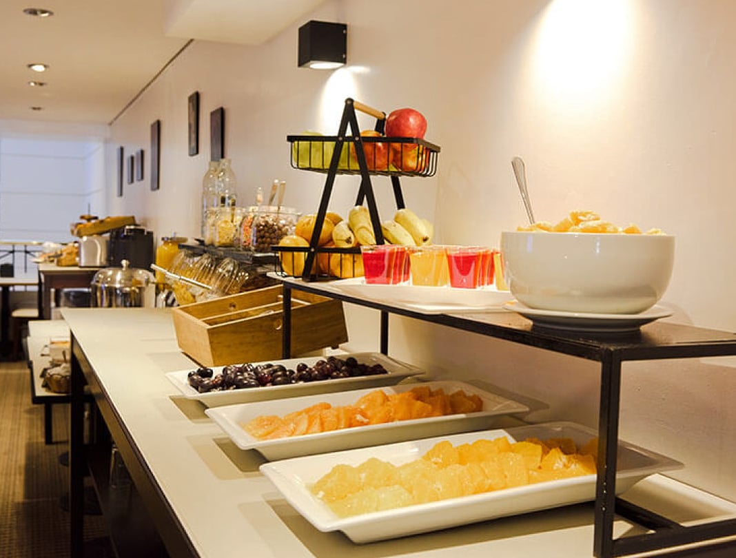 Ramada-By-Wyndham-desayuno.jpeg